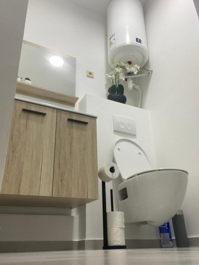 1-C Superbe Appartement Tres Calme Et Bien Decore シャルルロワ エクステリア 写真